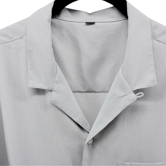 Vuori Classic Gray Short Sleeve Button Down Shirt Coastal Athletic Men's S - Picture 3 of 12